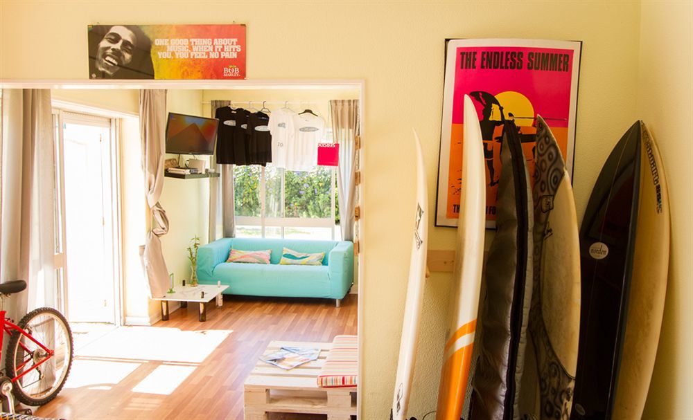 Carcavelos Surf Hostel&Surf Camp Exterior foto